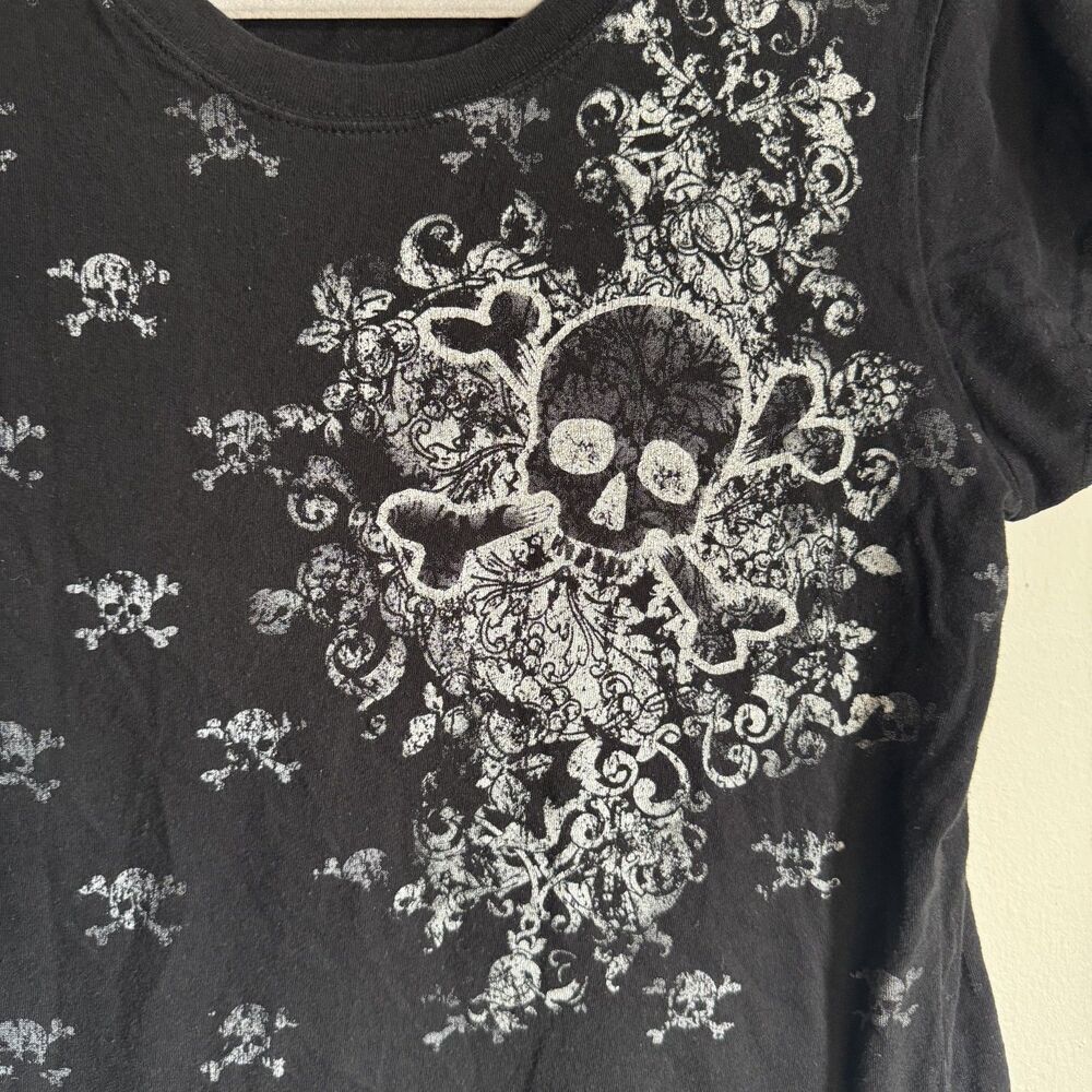 Y2K Twisted Courtesy Black White Skull  T-Shirt Juniors XXL 19 y2k skull grunge - Picture 2 of 11
